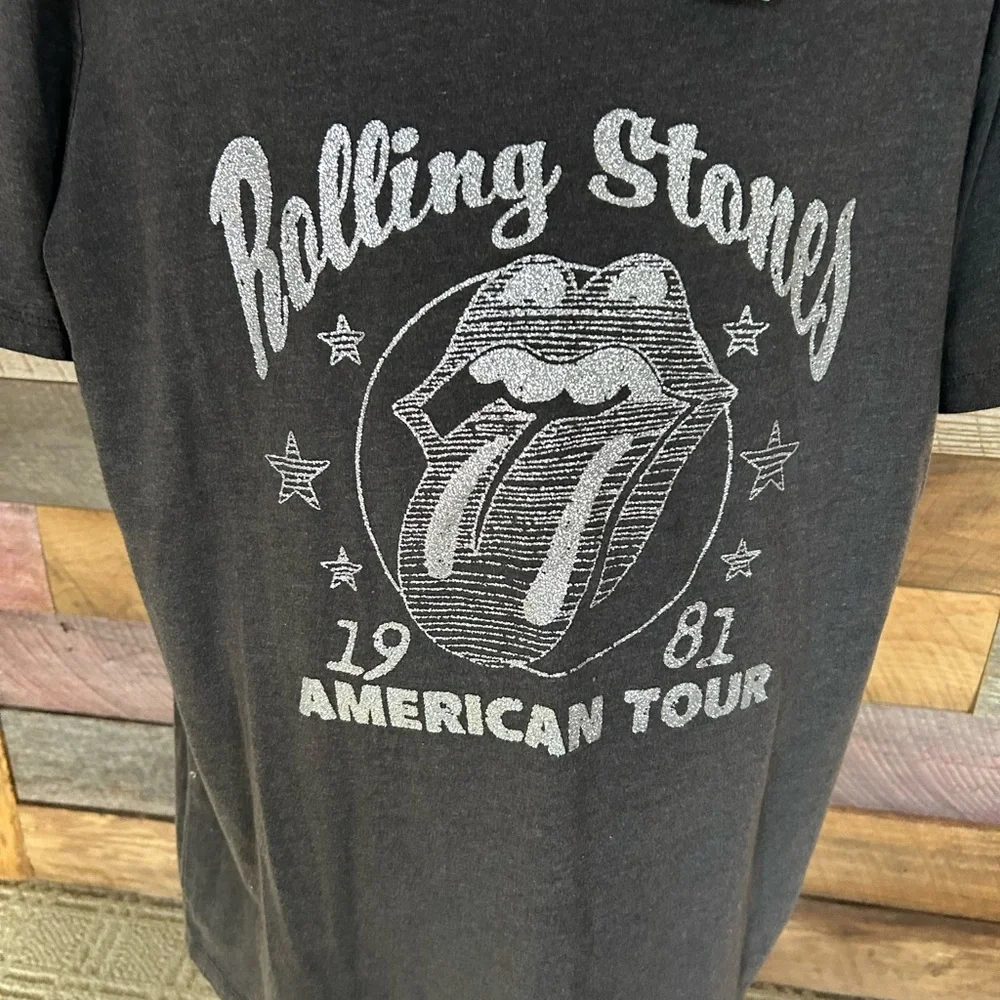 NWT-Rolling Stone’s 1981 American Tour Graphic Band Tee- XS - Picture 9 of 9
